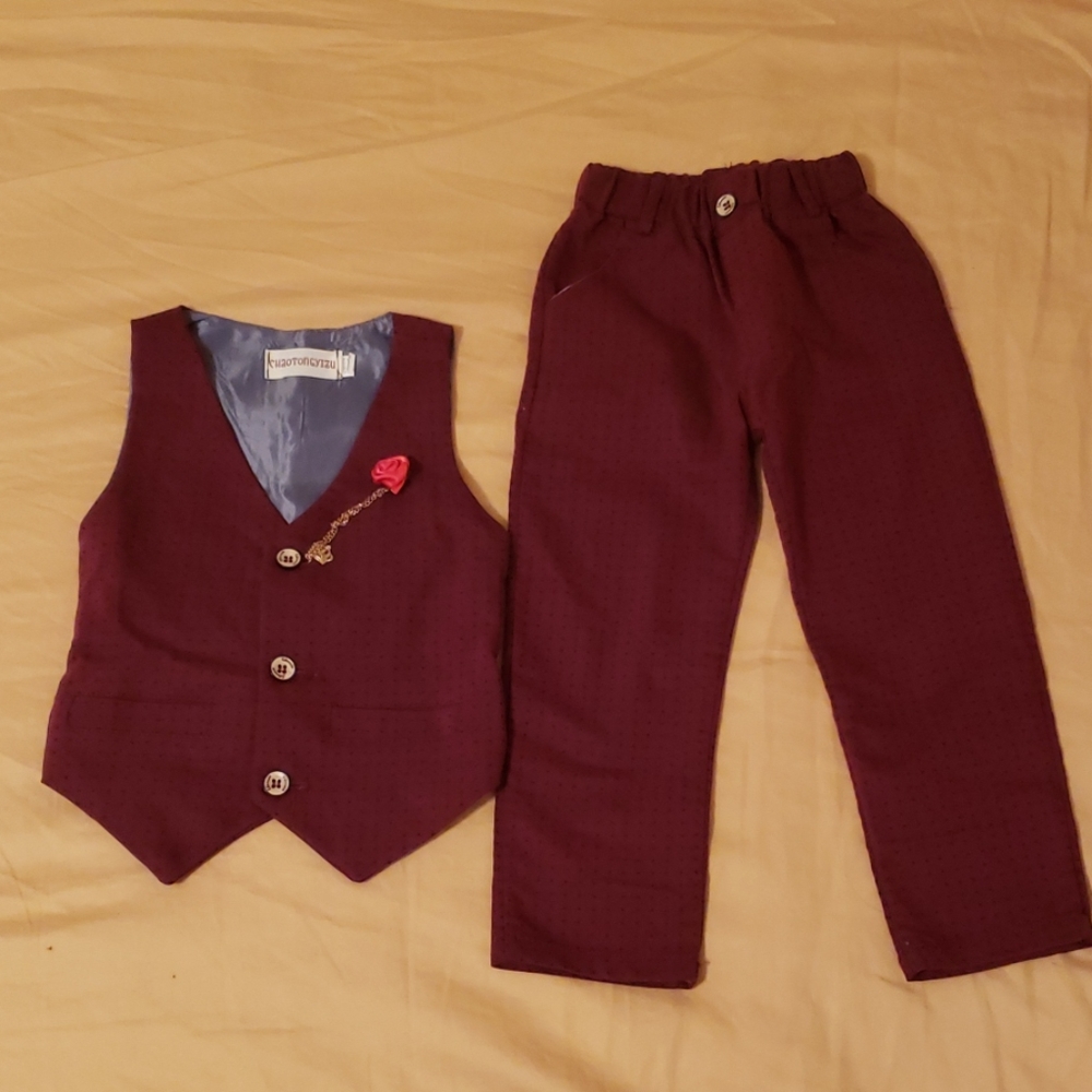 Vest and pants burgundy